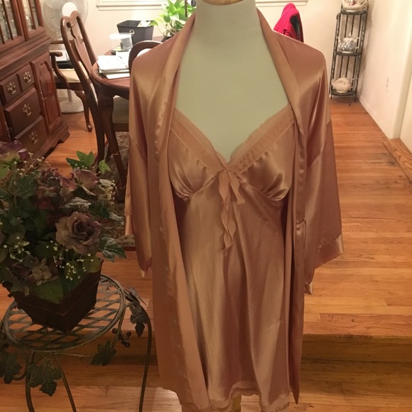 •NWOT• Victoria's Secret Pastel Pink Satin Robe - Picture 10 of 12